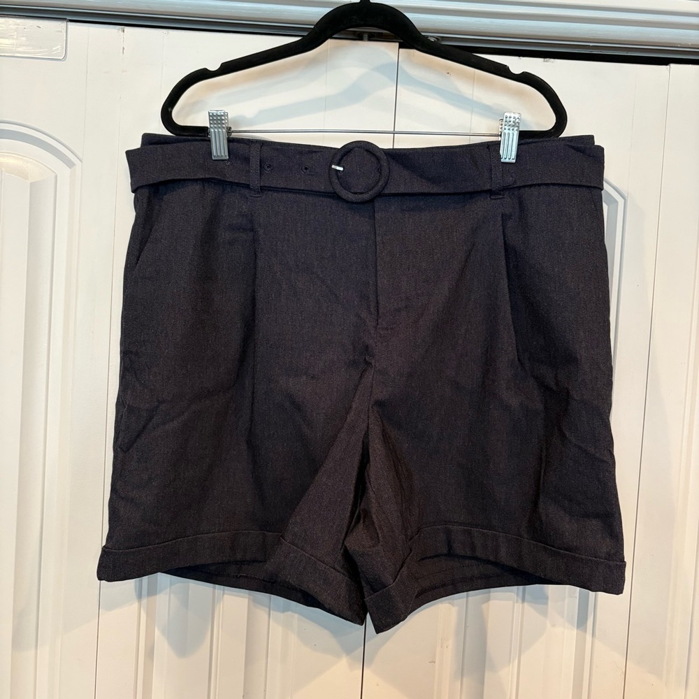 Cato Black/Gray Belted Stretch Dress Shorts Size 16W